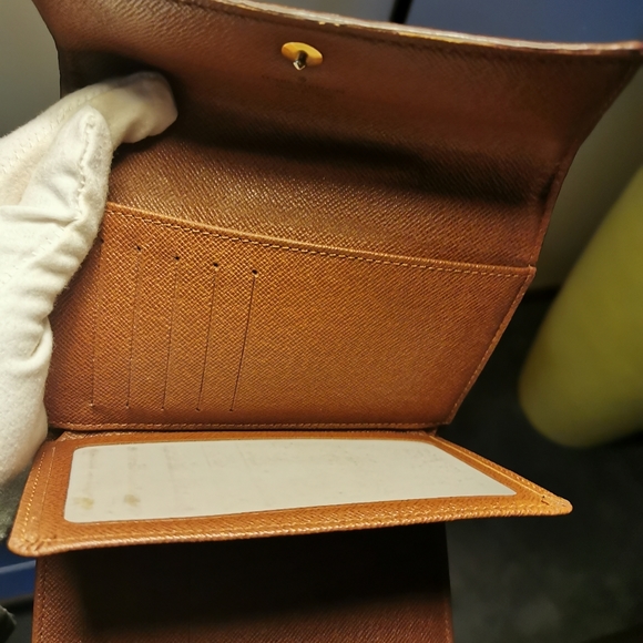 Sold of PM. 💯% Authentic LV Alexander Mediem Wallet - Picture 7 of 15